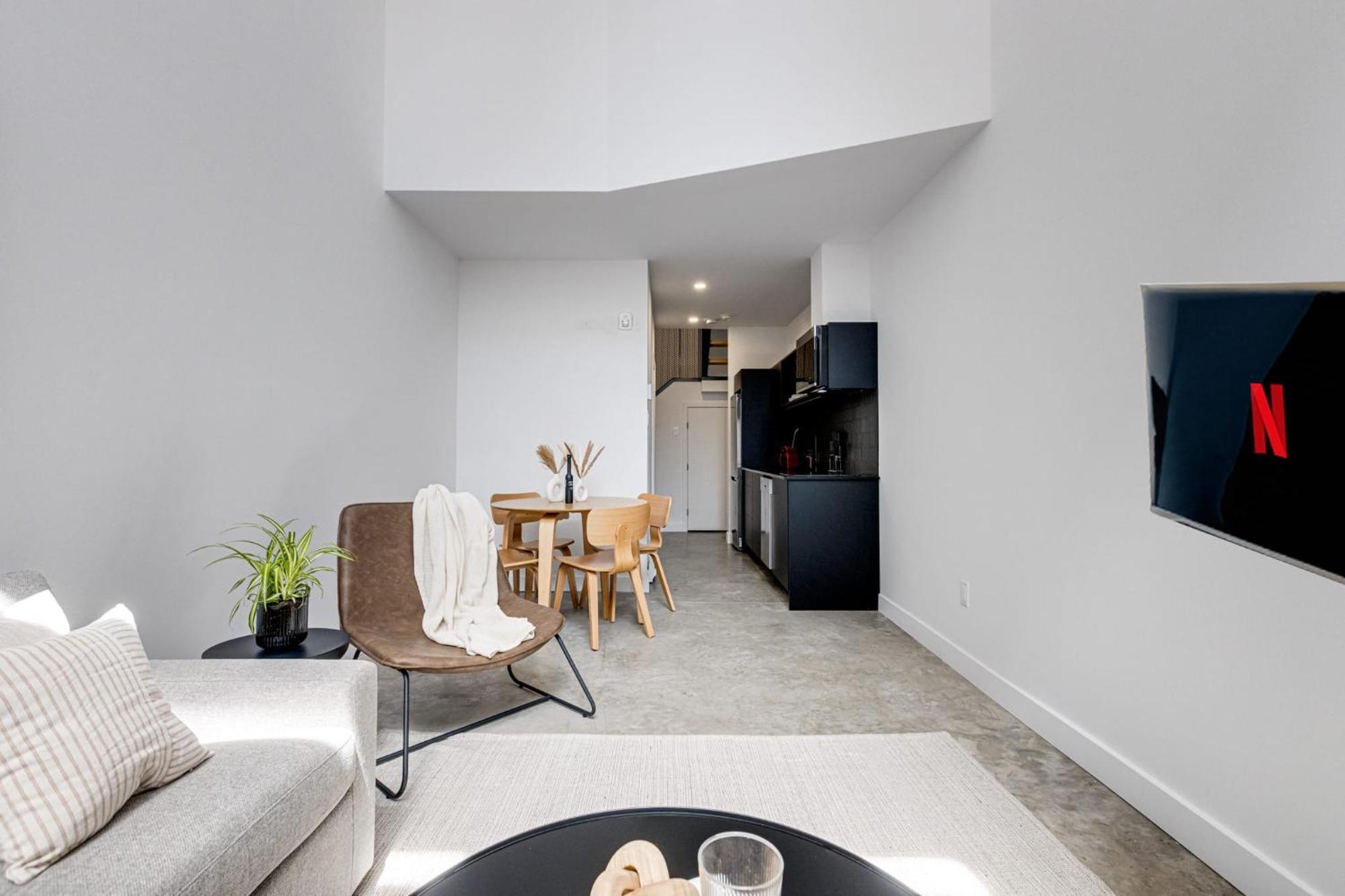 Modern Luxe 1bdr With Sofabed In Mile End Apartment Montreal