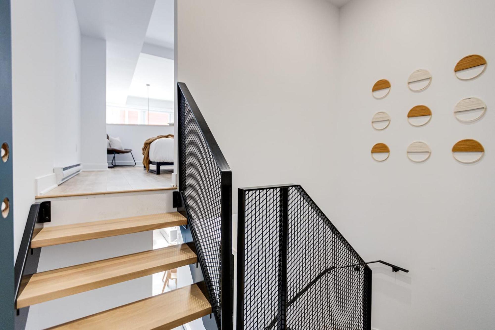 Modern Luxe 1bdr With Sofabed In Mile End Apartment Montreal