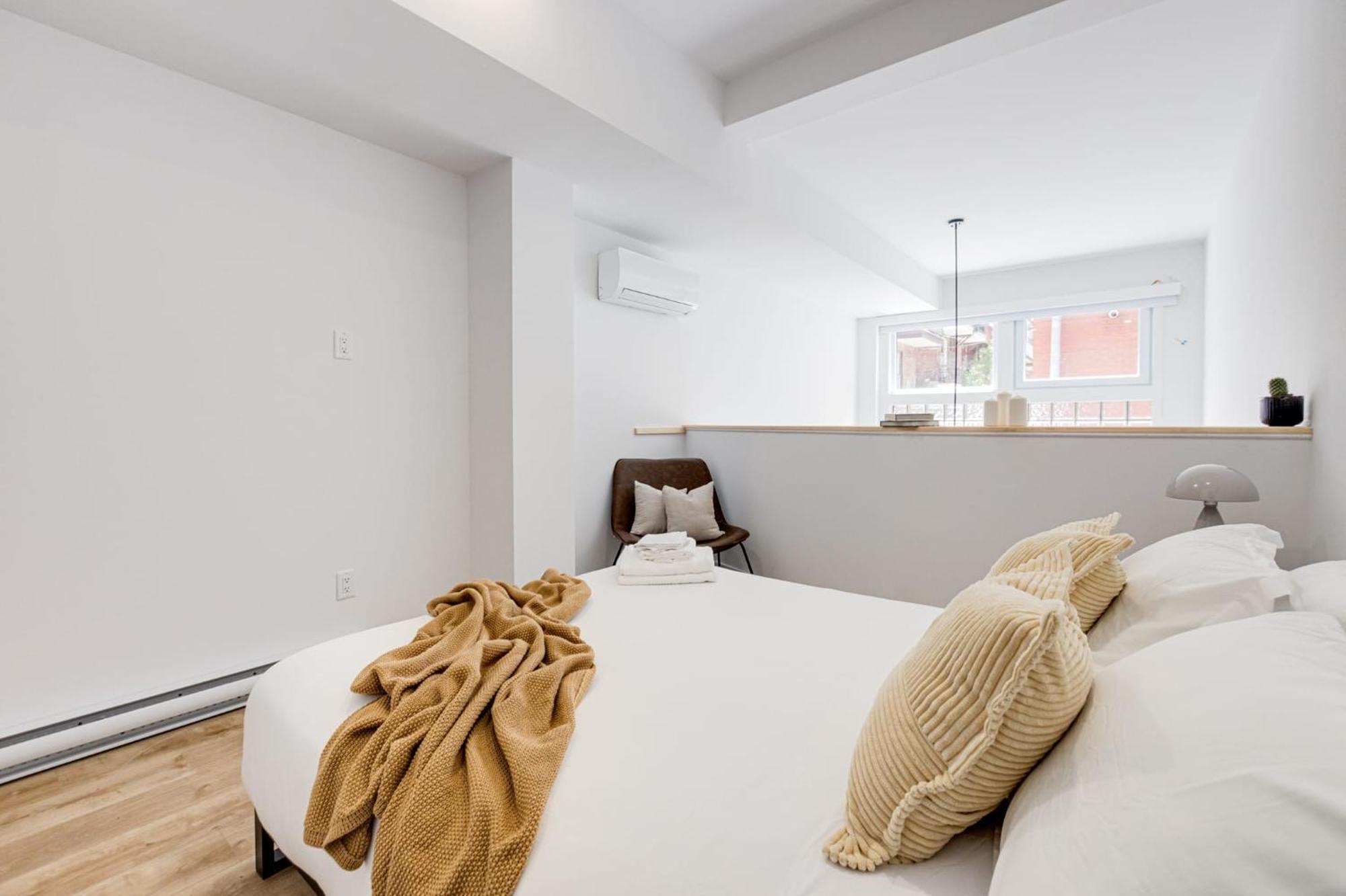 Apartment Modern Luxe 1bdr With Sofabed In Mile End Montreal