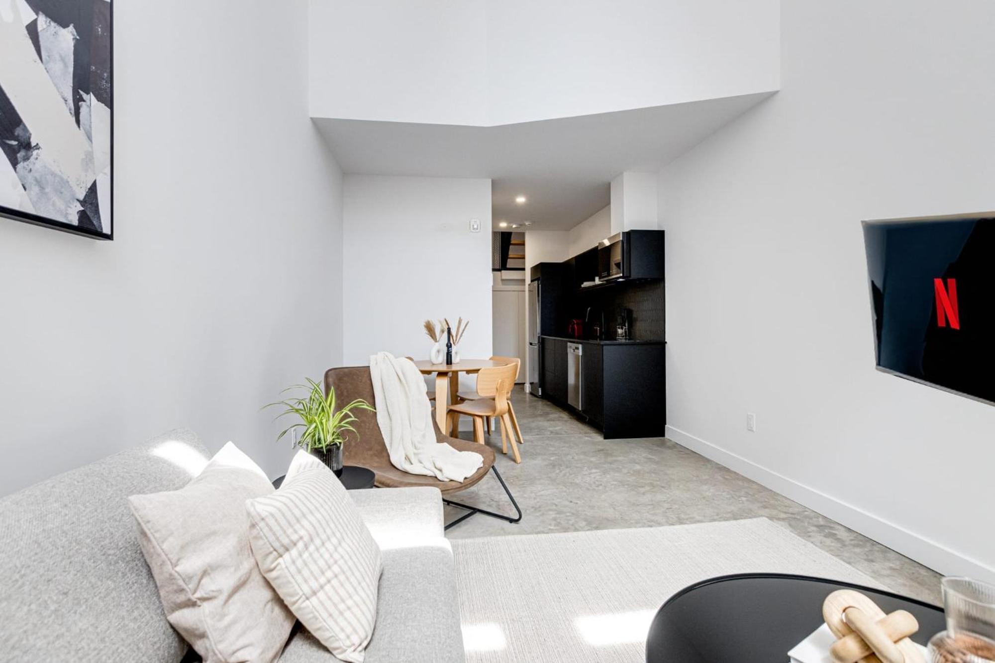 Modern Luxe 1bdr With Sofabed In Mile End Apartment Montreal