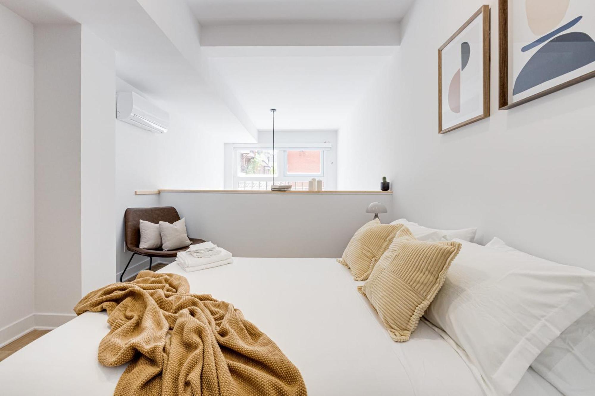 Apartment Modern Luxe 1bdr With Sofabed In Mile End Montreal